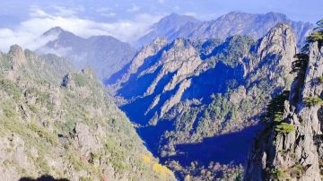 南京总统府+苏州拙政园+无锡无锡市太湖鼋头渚风景区+周庄+上海东方明珠+乌镇+杭州西湖风景名胜区+横店影视城+普陀山风景区+千岛湖景区+黄山风景区+九华山风景区+宏村景区15日14晚跟团游