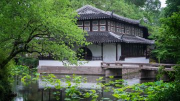 上海+杭州+横店影视城+千岛湖+黄山+婺源篁岭+宏村+乌镇+苏州+周庄+扬州+南京14日13晚跟团游