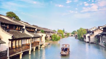 上海+杭州+横店影视城+千岛湖+黄山+婺源篁岭+宏村+乌镇+苏州+无锡+南京14日13晚跟团游